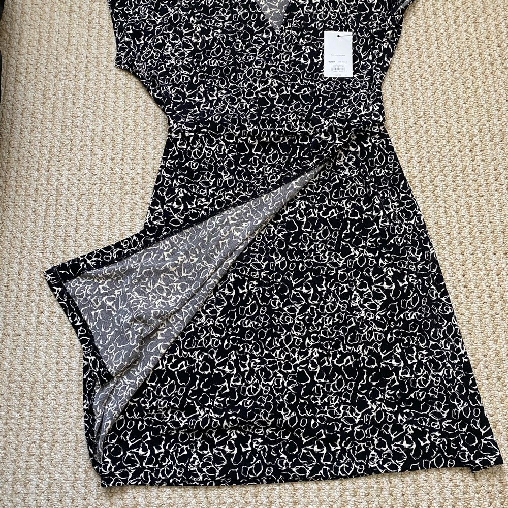 NINE WEST | Wrap Dress Flutter Sleeve Size Medium - Picture 5 of 13